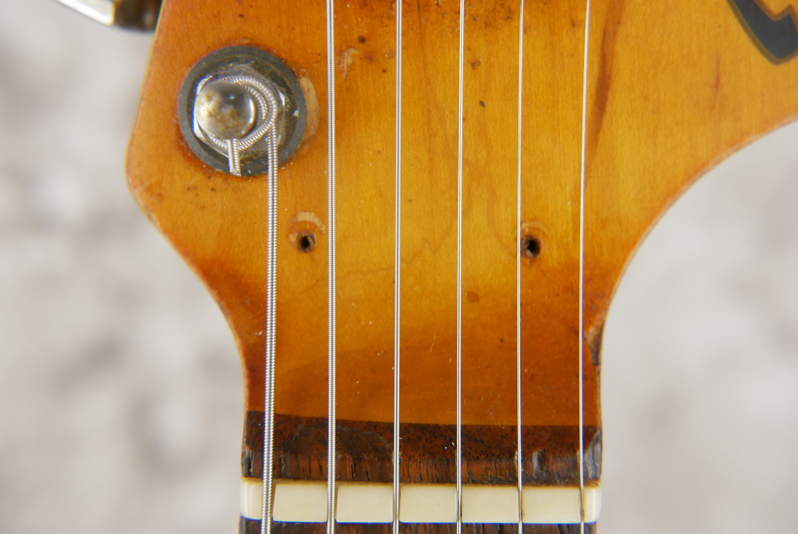 img/vintage/5590/Fender_Stratocaster_one_humbucker_tinkered_black_1971_73-015.JPG
