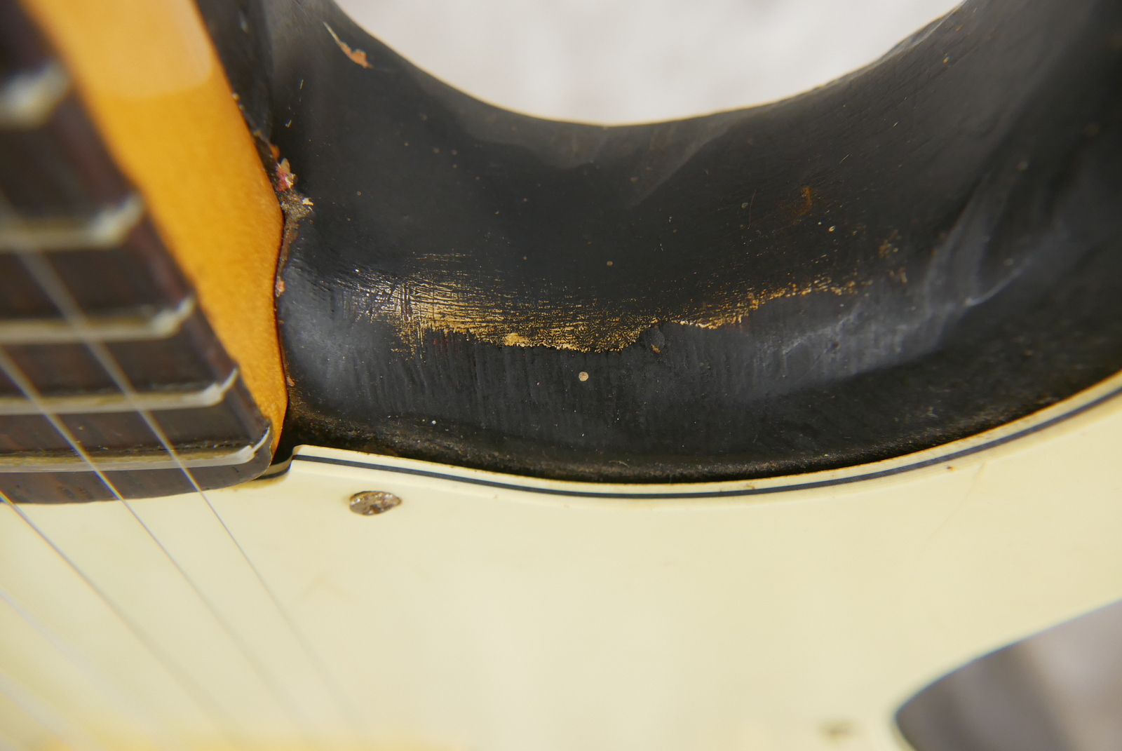 img/vintage/5590/Fender_Stratocaster_one_humbucker_tinkered_black_1971_73-019.JPG