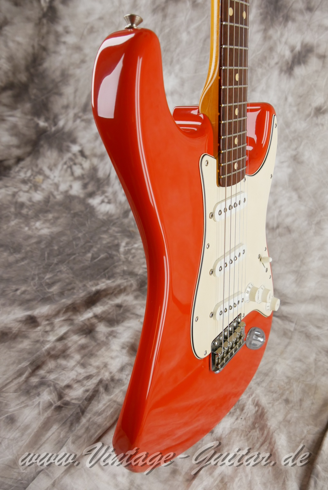 img/vintage/5597/Fender_Stratocaster_1960_NOS_Custom_Shop_fiesta_red_2006-009.JPG