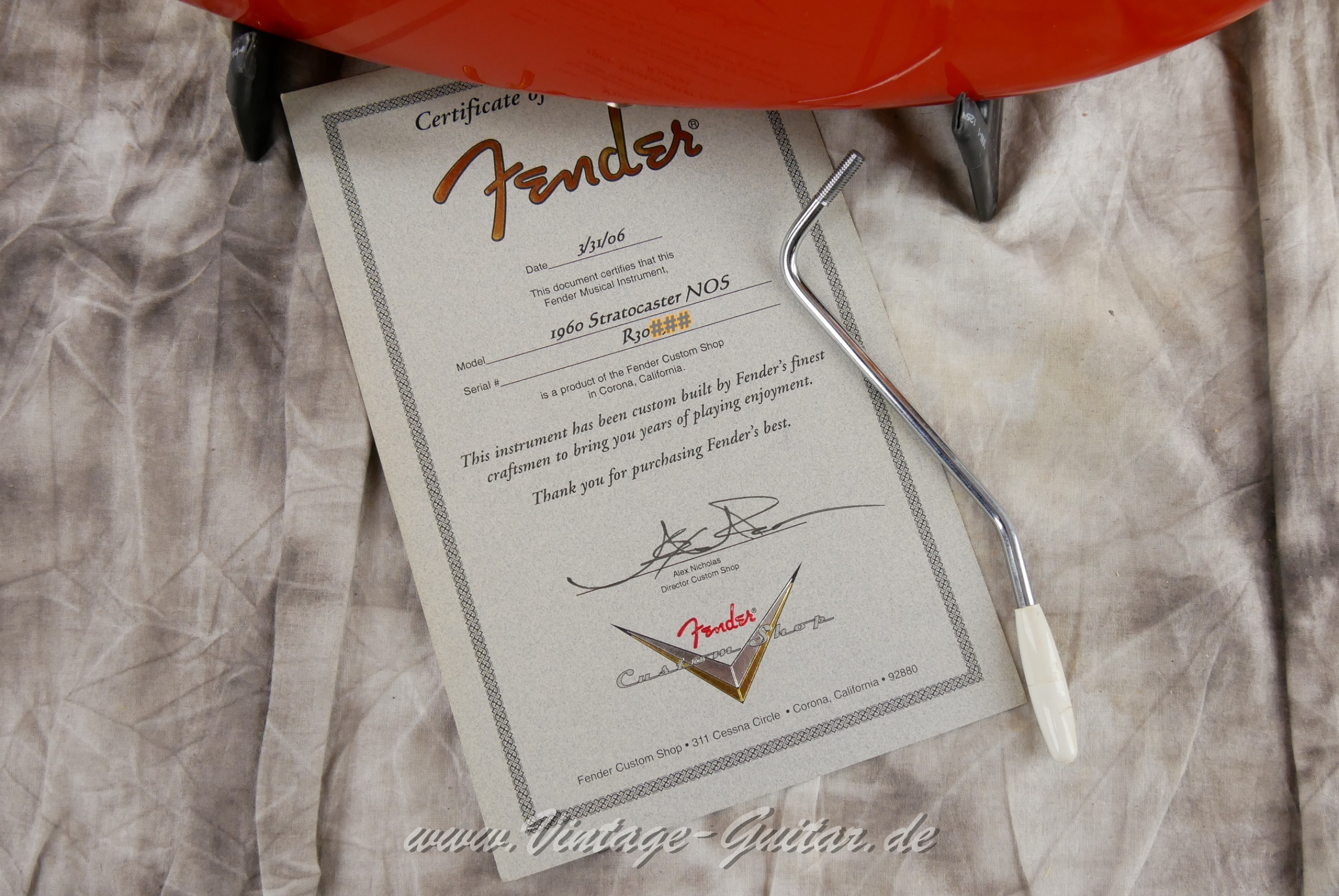 img/vintage/5597/Fender_Stratocaster_1960_NOS_Custom_Shop_fiesta_red_2006-011.JPG