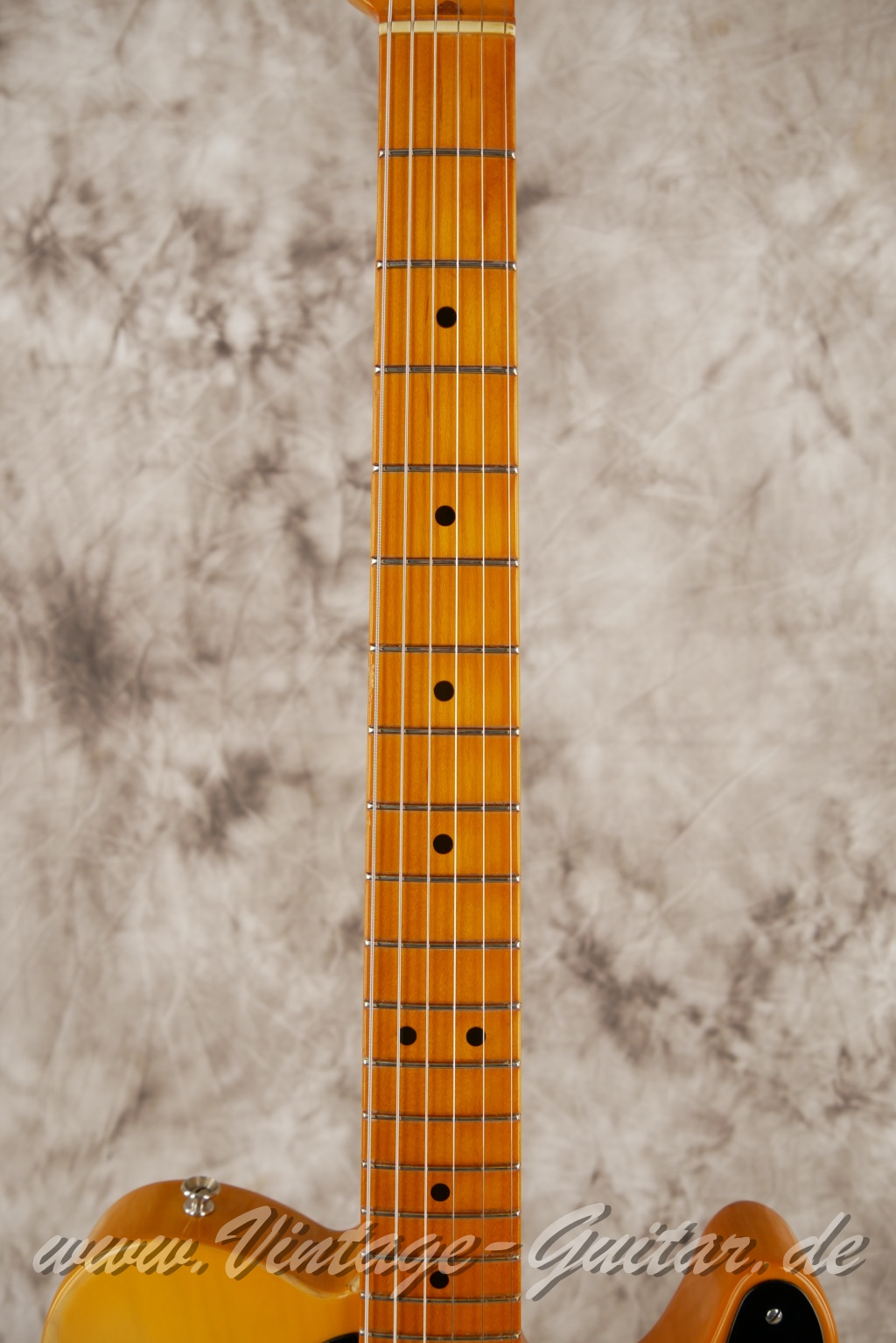 Fender_Telecaster_american_vintage_reissue_1952_original_case_papers-005.JPG