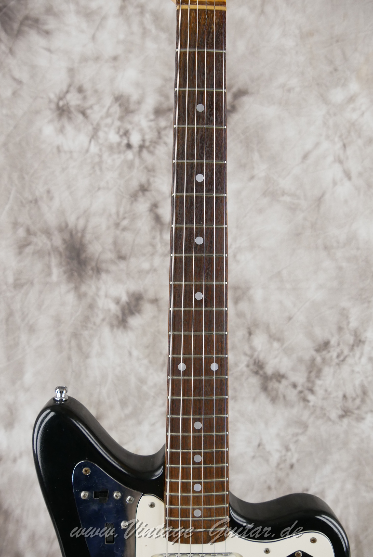 img/vintage/5599/Fender_Jaguar_62RI_Japan_black_1996-005.JPG