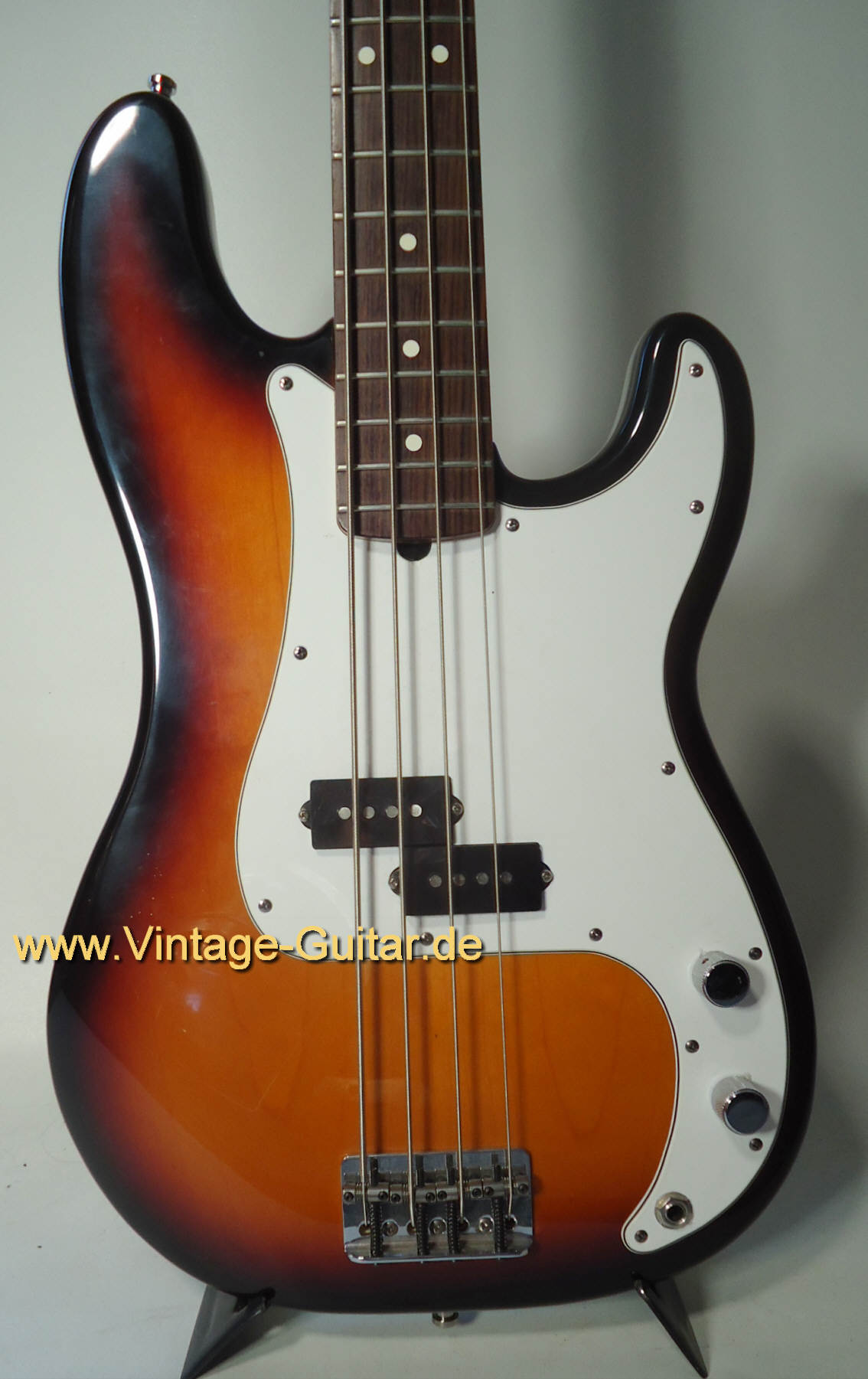 Fender-Precision-Bass-1995-sunburst-c.jpg