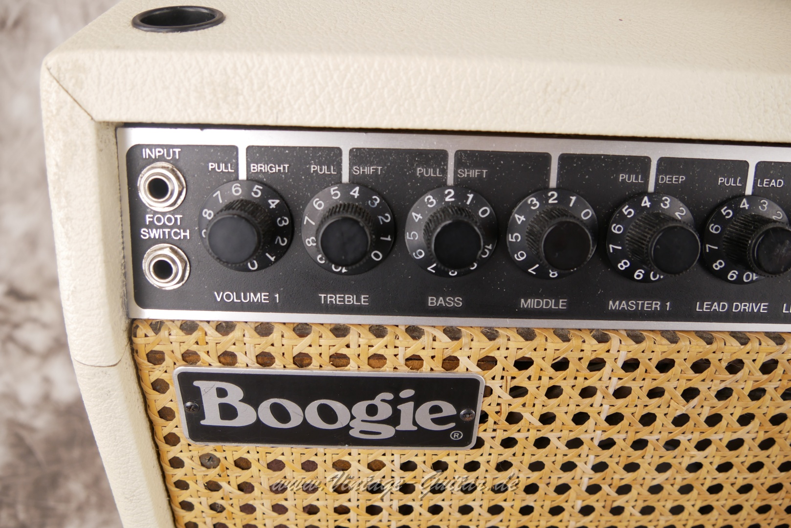 Mesa-Boogie-MK-II-C+-white-tolex-1984-001007.JPG