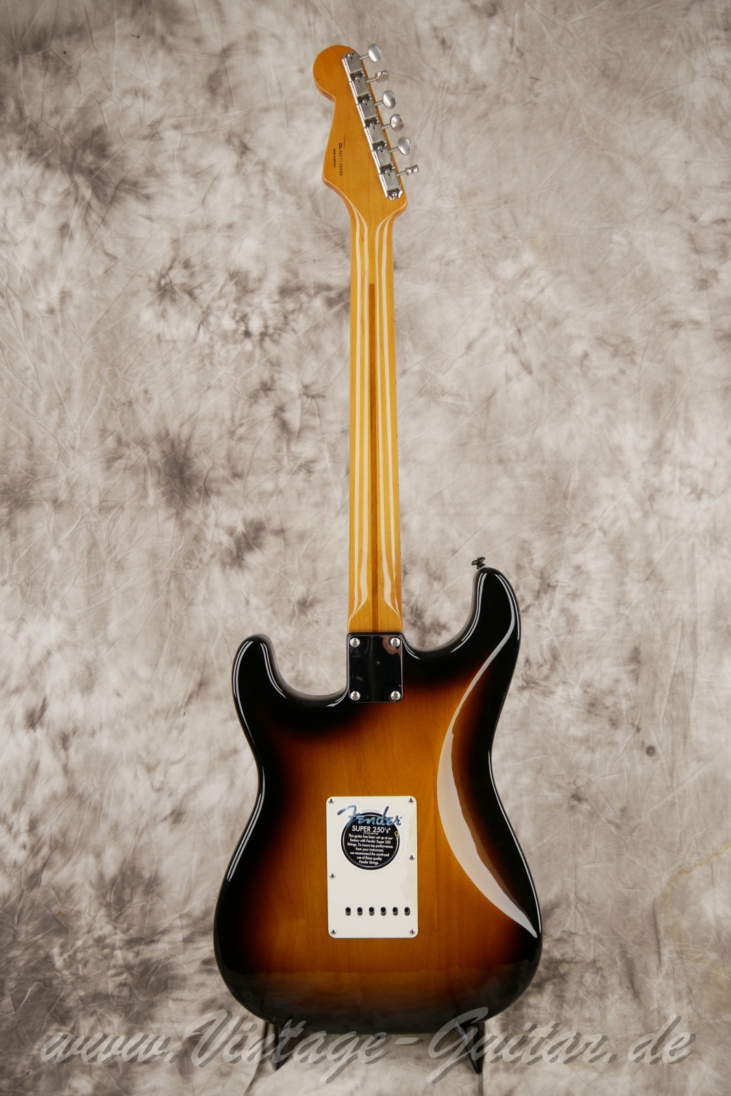 Fener-Stratocaster-Classic-player-series-50s-2007-sunburst-002.jpg