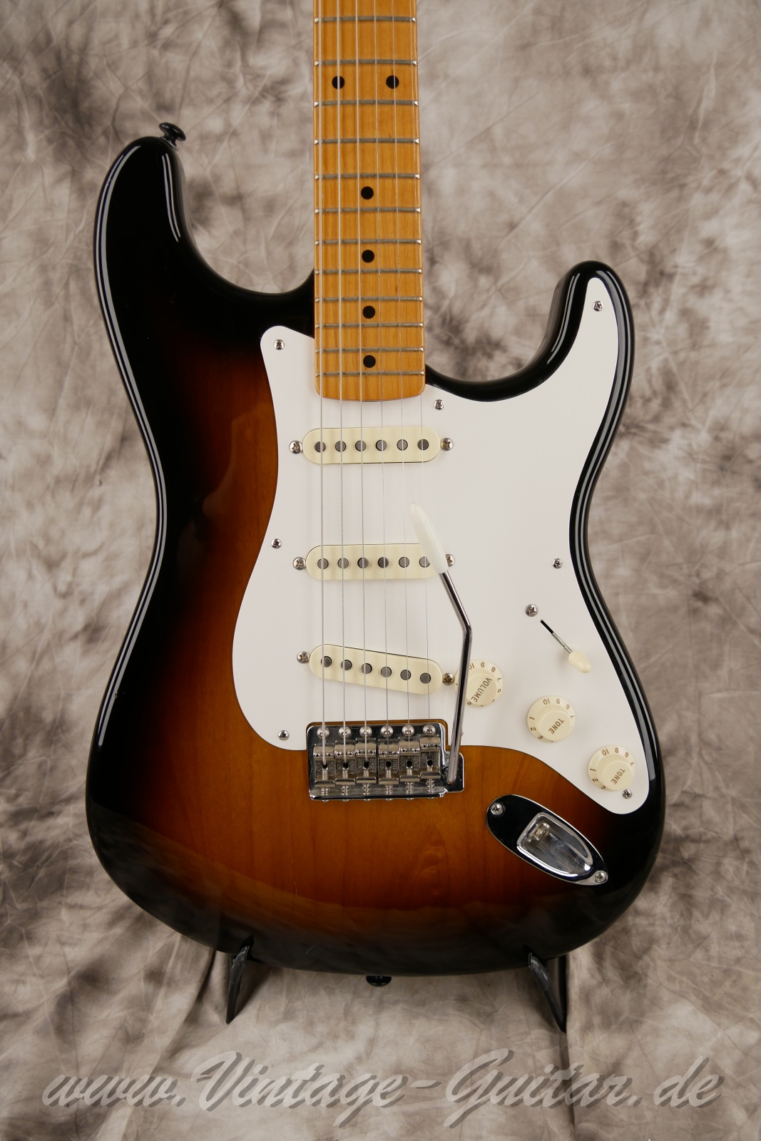 Fener-Stratocaster-Classic-player-series-50s-2007-sunburst-007.jpg