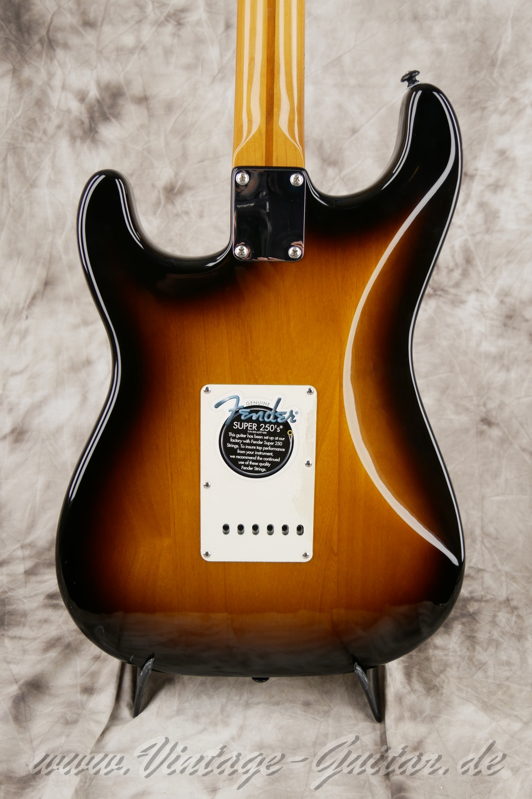 Fener-Stratocaster-Classic-player-series-50s-2007-sunburst-008.jpg