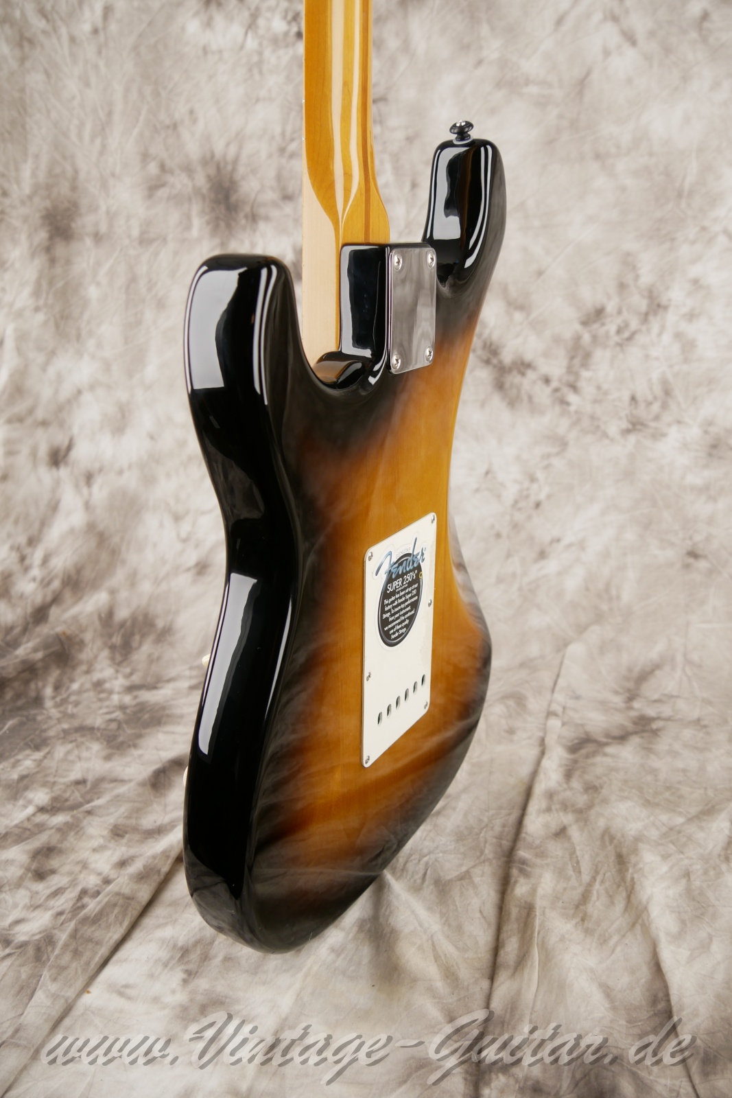 Fener-Stratocaster-Classic-player-series-50s-2007-sunburst-011.jpg