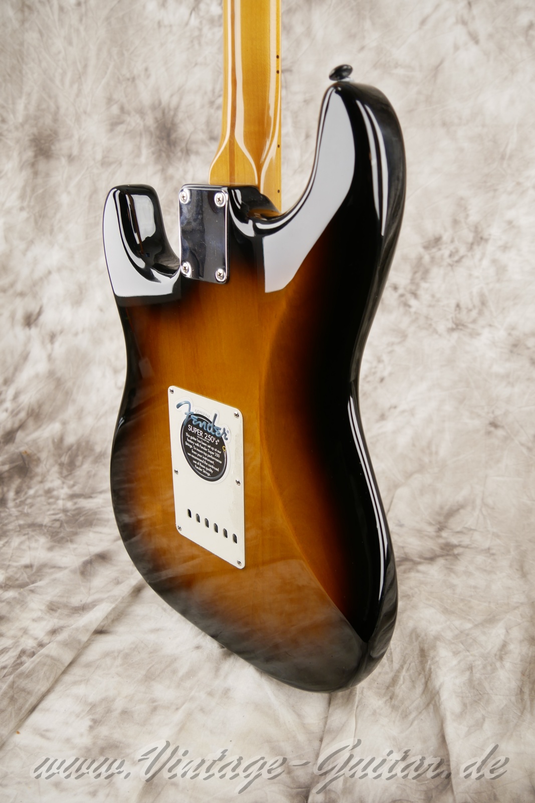 Fener-Stratocaster-Classic-player-series-50s-2007-sunburst-012.jpg