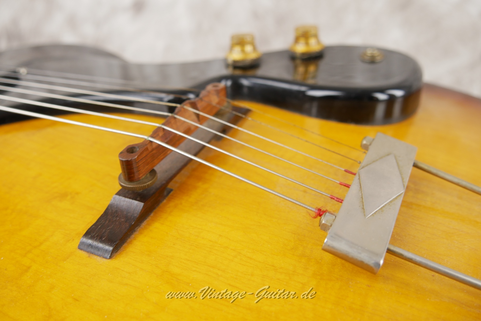 Gibson-ES-120T-1965-001017.JPG