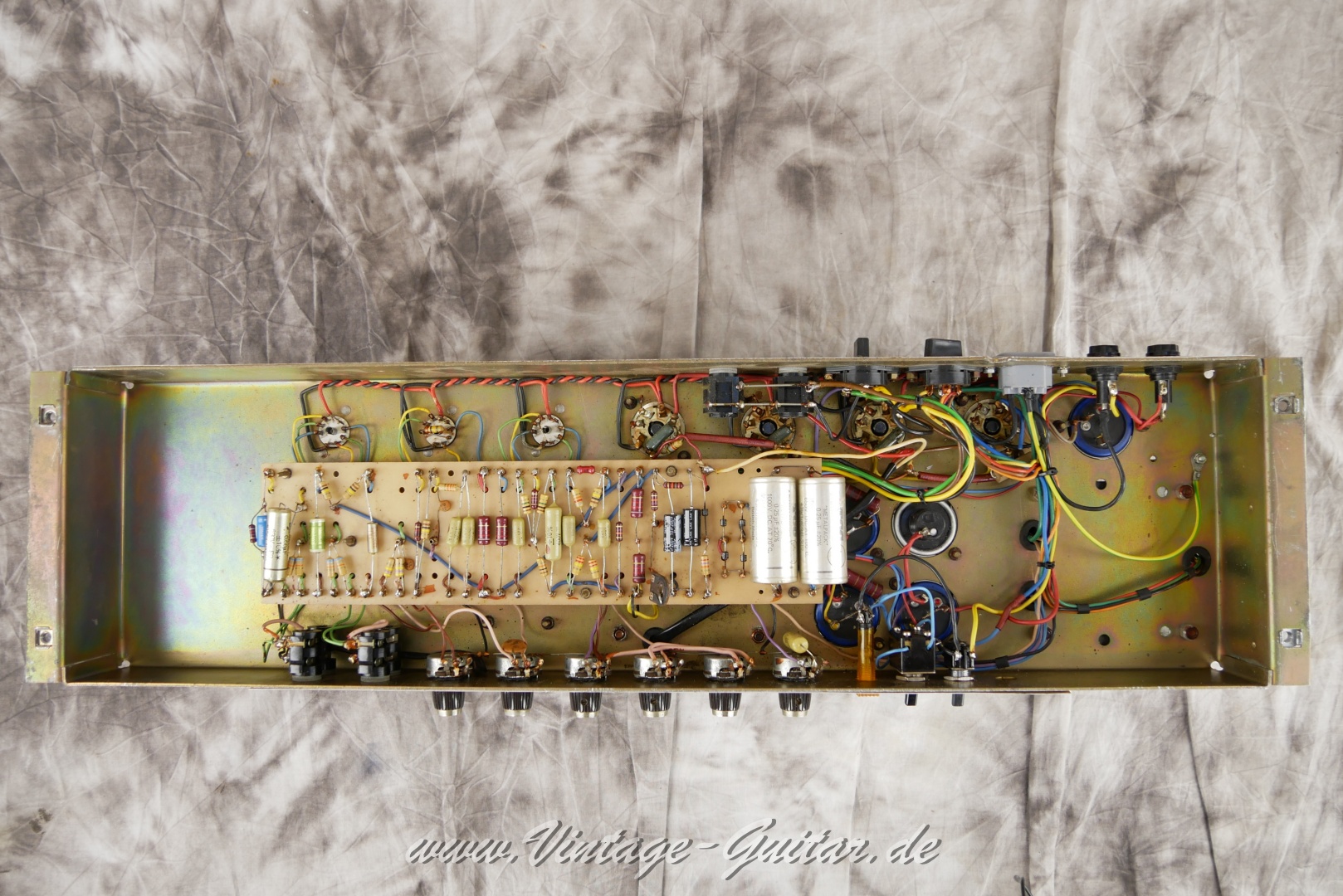 img/vintage/5615/Marshall_1959_jmp_super_lead_100_1971_black_tolex_top_head-020.JPG