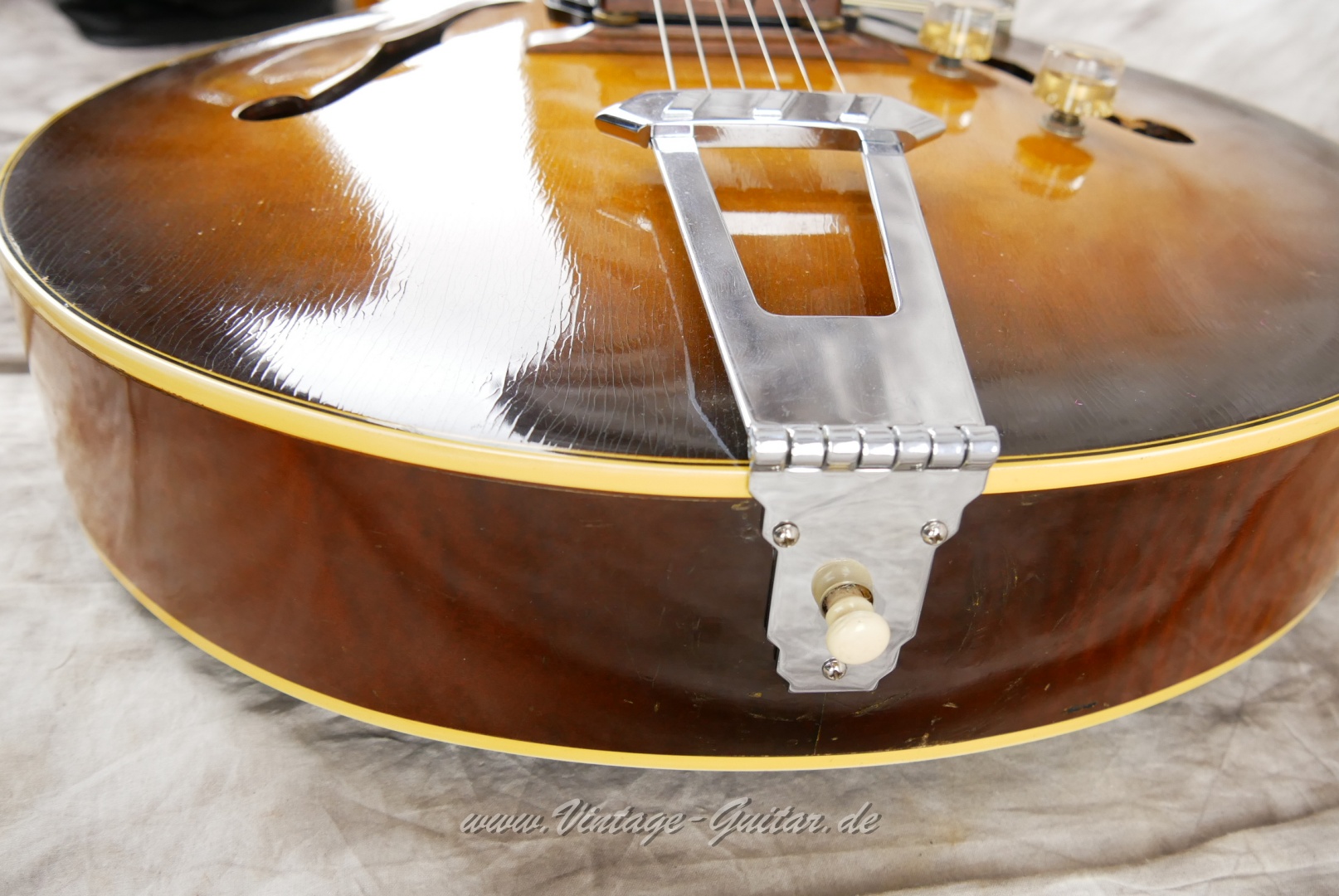 img/vintage/5620/Gibson-ES-300-1952-016.JPG