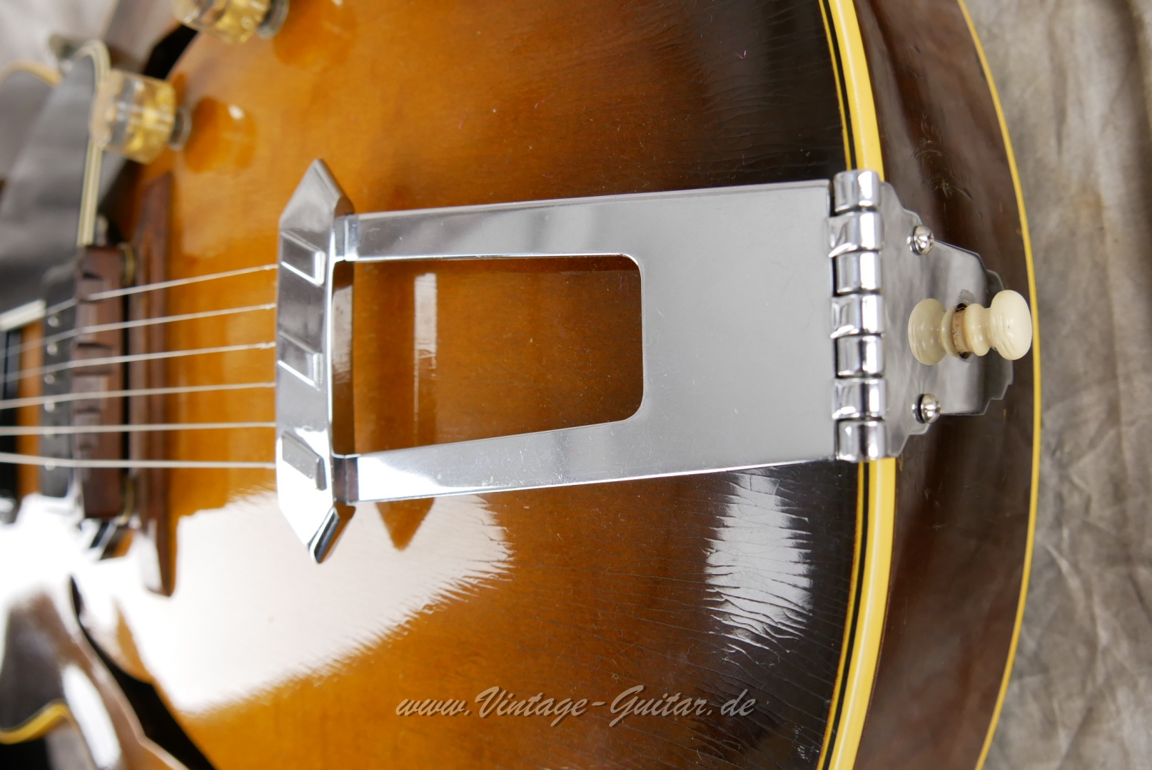 img/vintage/5620/Gibson-ES-300-1952-019.JPG