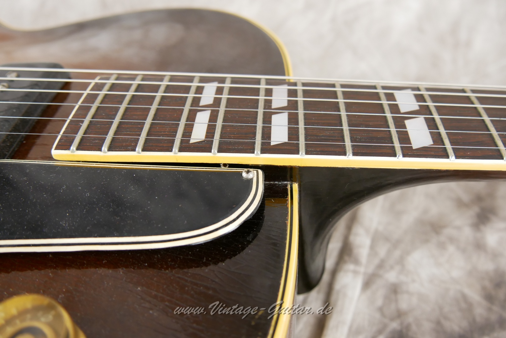 img/vintage/5620/Gibson-ES-300-1952-020.JPG