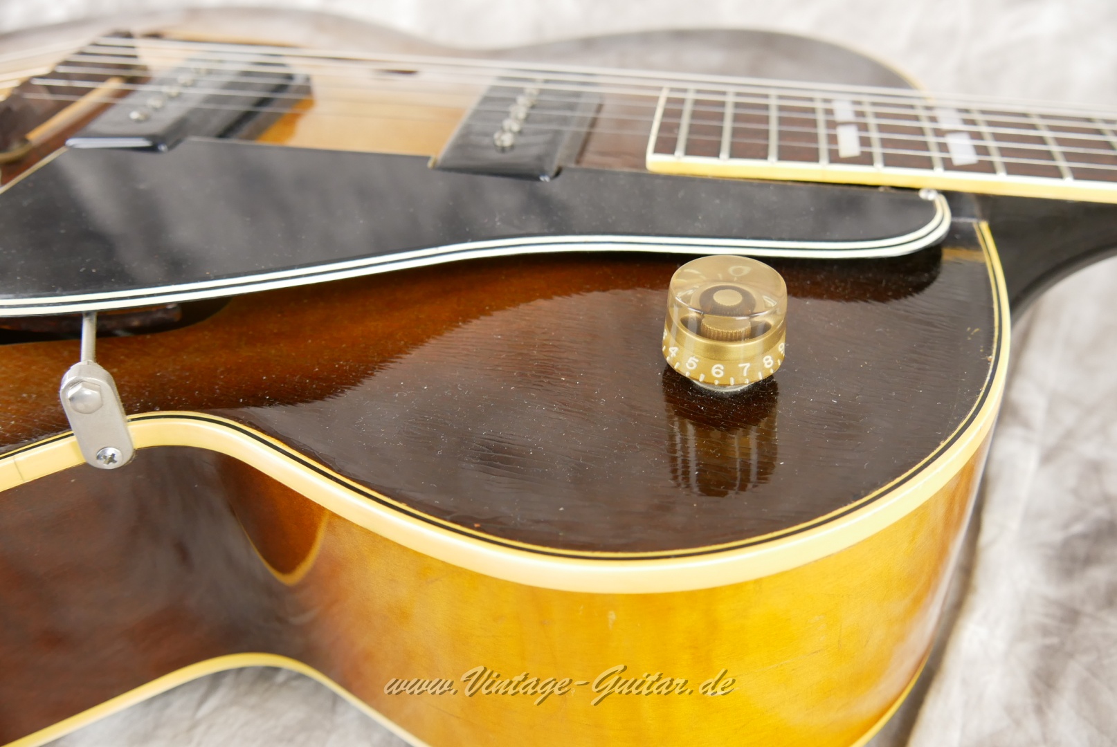 img/vintage/5620/Gibson-ES-300-1952-021.JPG
