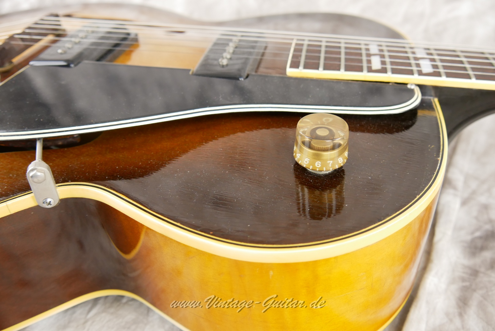 Gibson-ES-300-1952-021.JPG