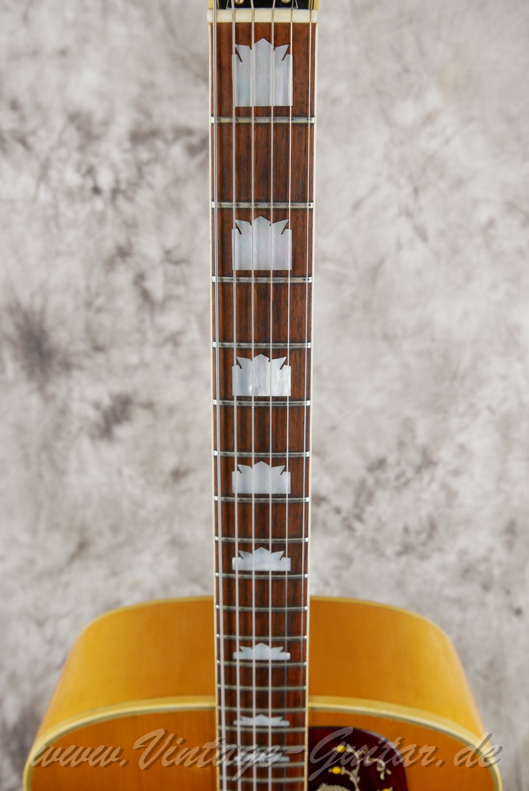 Gibson-J-200-Artist-former-owner-cisco-berndt-truckstop-1974-natural-005.jpg