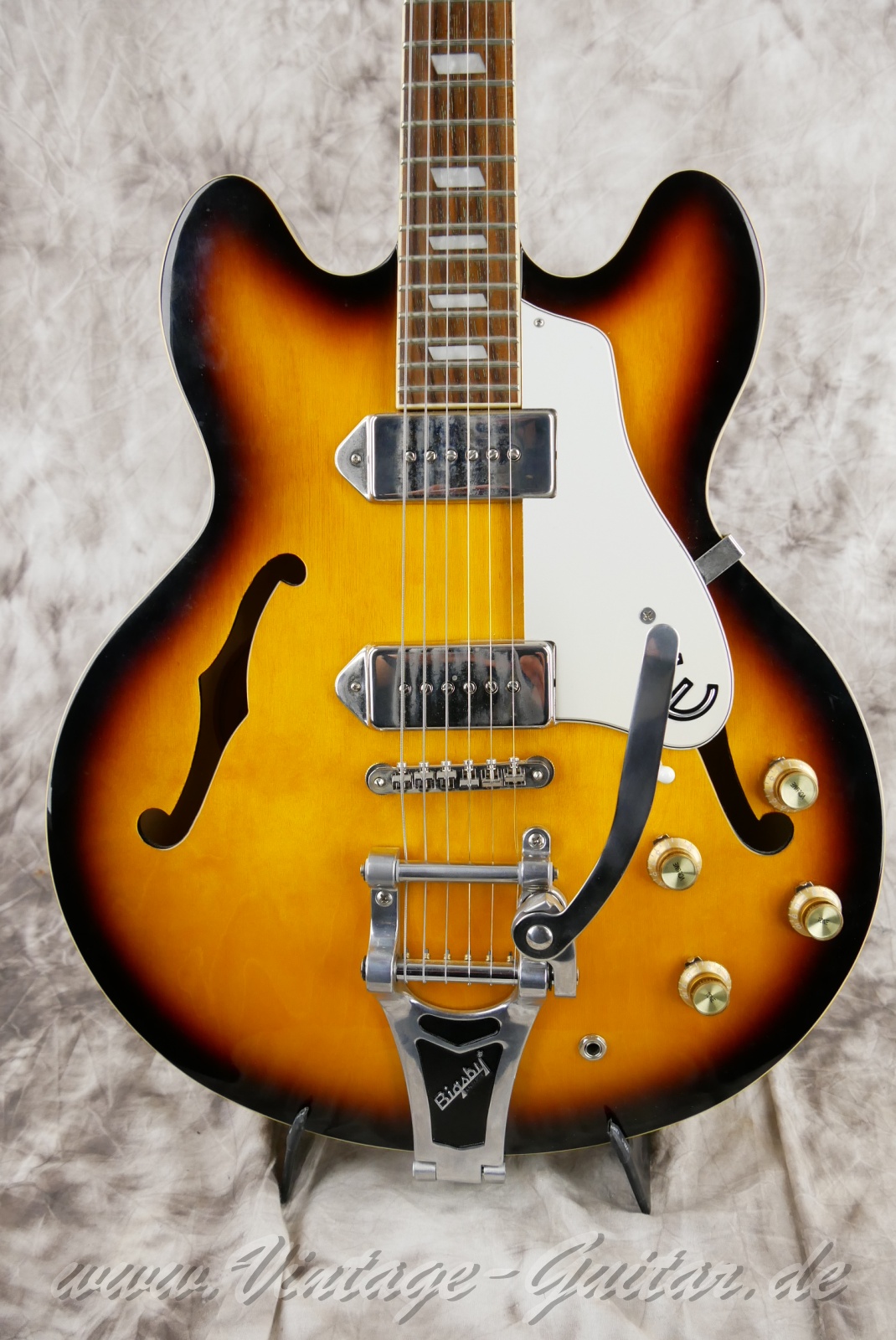 Epiphone-Casino-VS-Bigsby-Custom-Shop-2012-sunburst-007.jpg