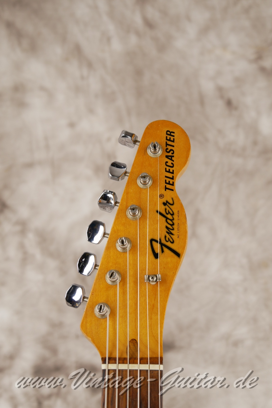 img/vintage/5628/Fender_Telecaster_Factory_Bigsby_1971_custom_color_black_original_old_case-003.jpg