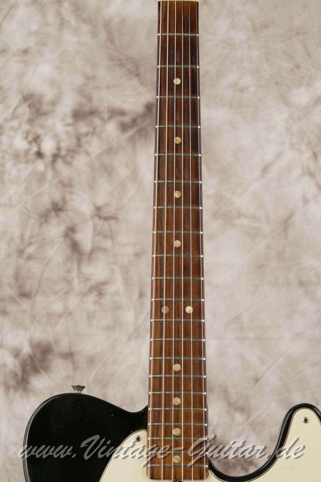 img/vintage/5628/Fender_Telecaster_Factory_Bigsby_1971_custom_color_black_original_old_case-005.jpg