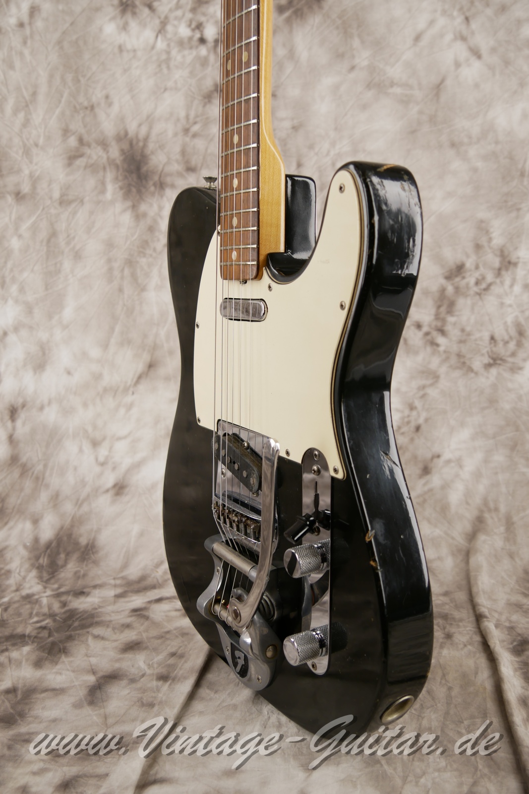 Fender_Telecaster_Factory_Bigsby_1971_custom_color_black_original_old_case-010.jpg