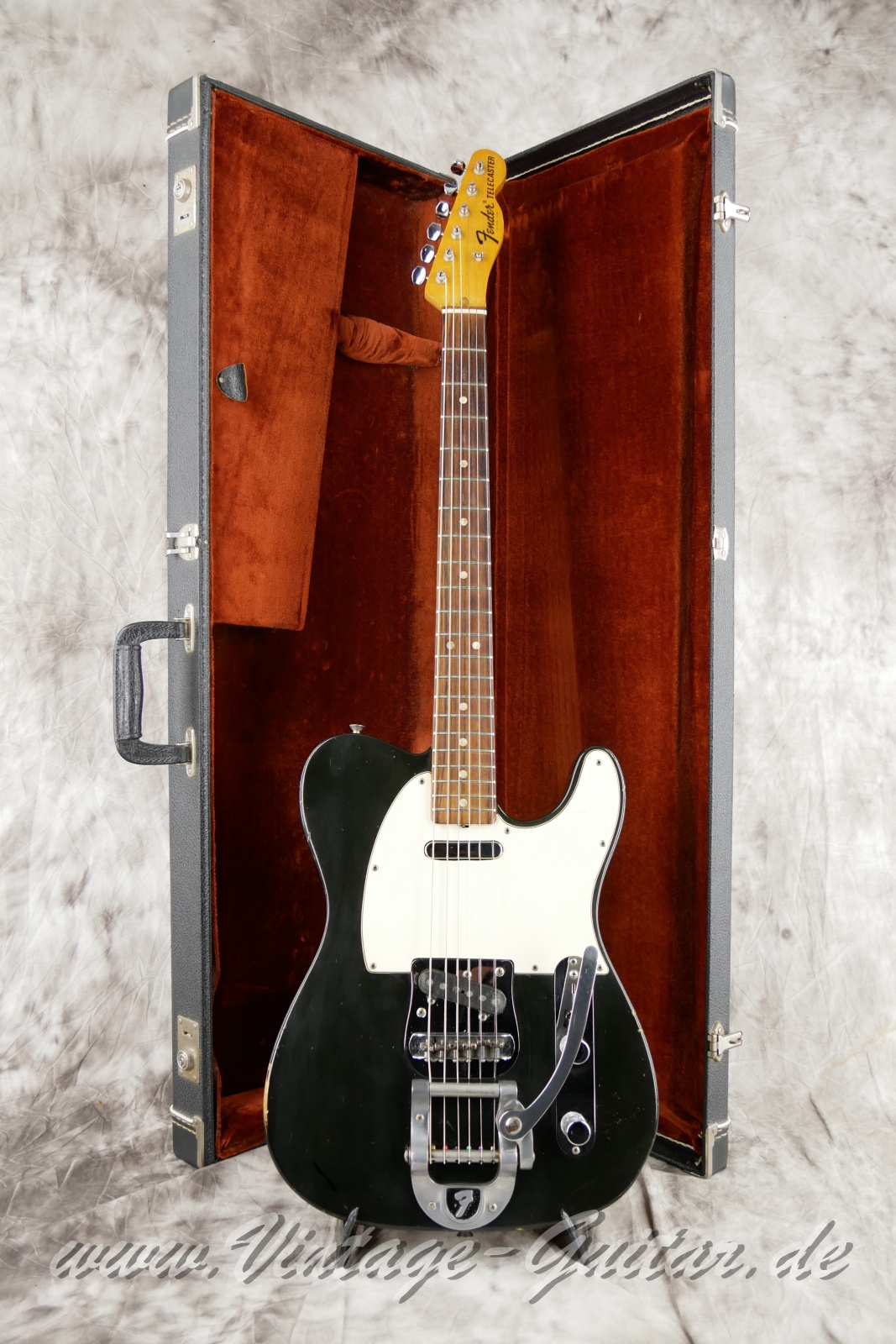 Fender_Telecaster_Factory_Bigsby_1971_custom_color_black_original_old_case-027.jpg