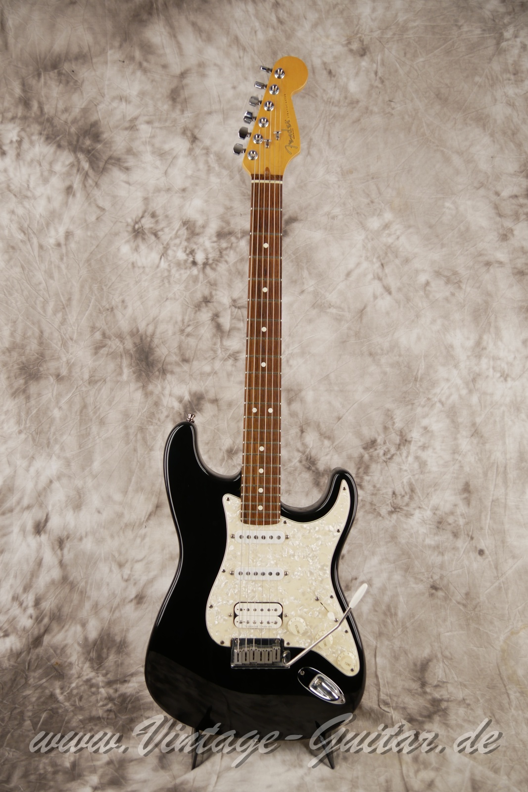img/vintage/5632/Fender_Stratocaster_US_Lonestar_1997_original_case_black_humbucker-001.jpg