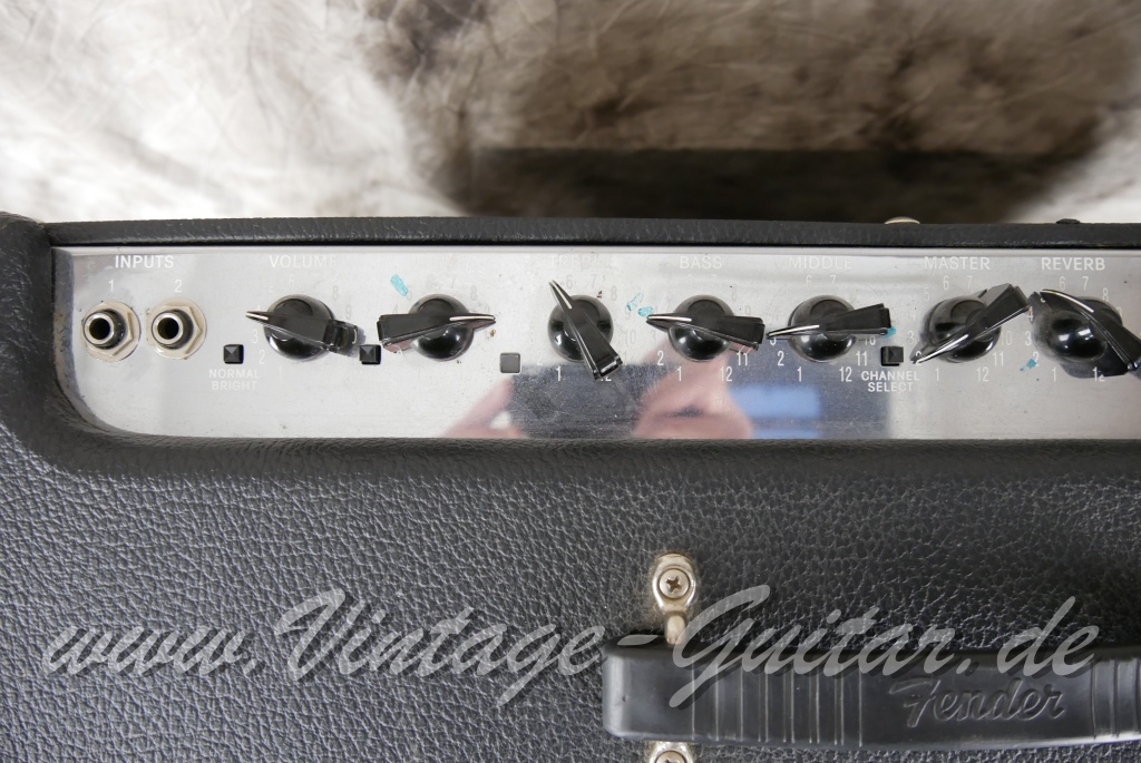 img/vintage/5634/Fender_Hot_Rod_DeVille_4x10_black_2000-006.JPG