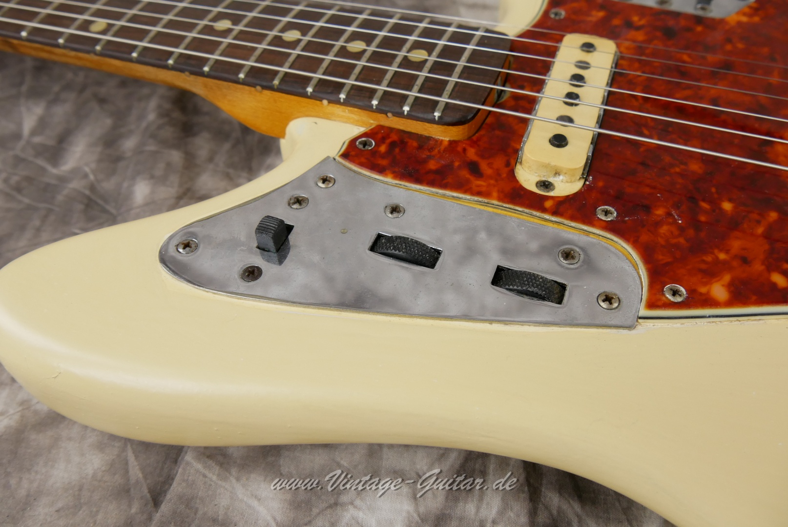 Fender-Jaguar-1965-olympic-white-014.JPG