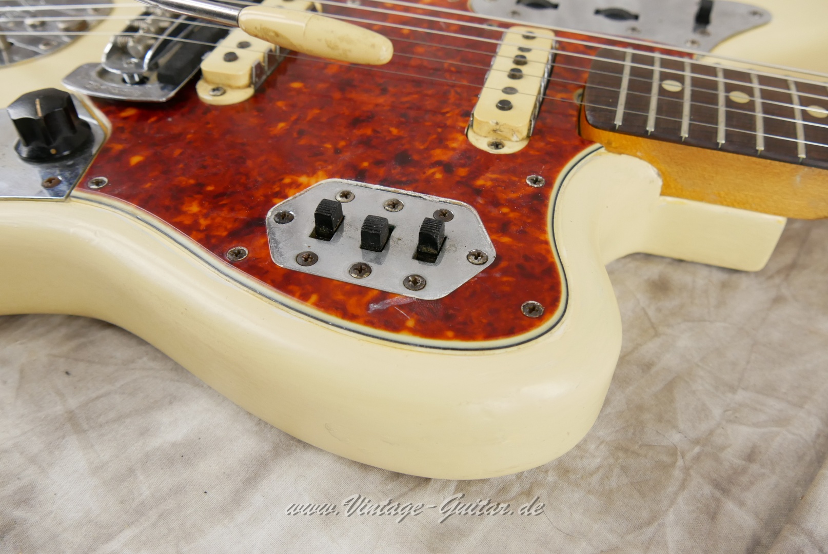 Fender-Jaguar-1965-olympic-white-017.JPG