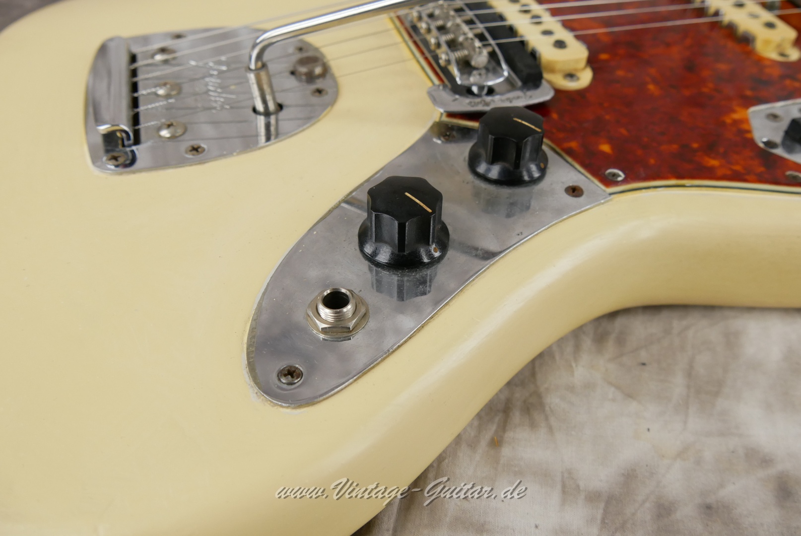 Fender-Jaguar-1965-olympic-white-018.JPG