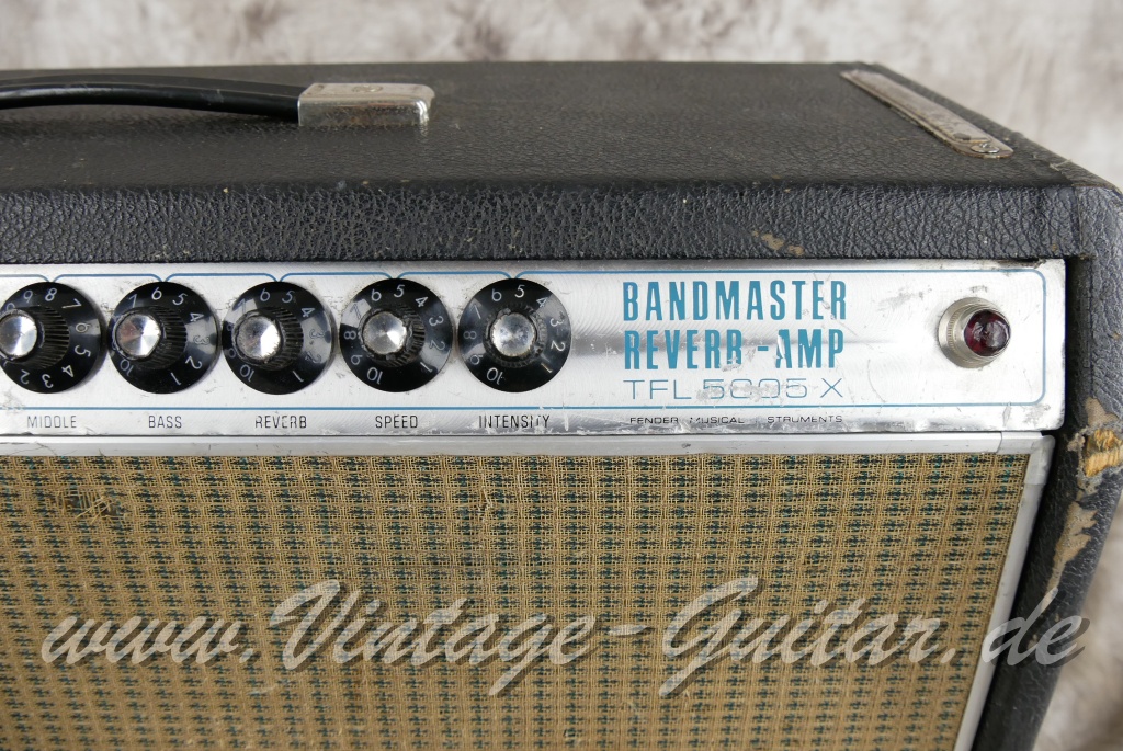 img/vintage/5638/Fender_Bandmaster_TFL5005X_silverface_drip_edge_1969-006.JPG