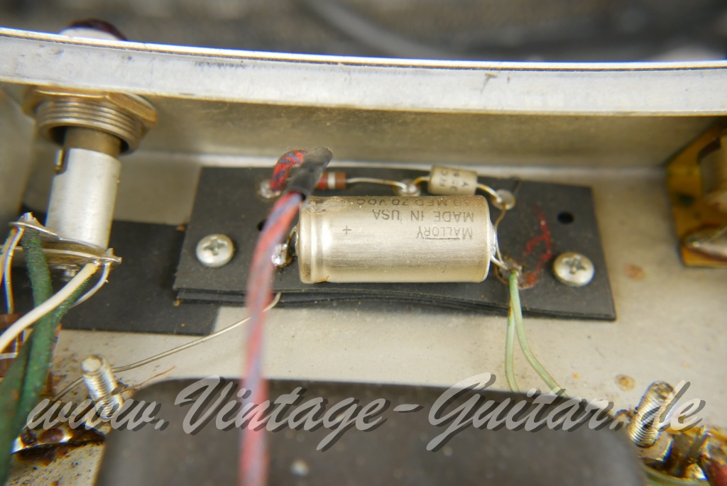 img/vintage/5638/Fender_Bandmaster_TFL5005X_silverface_drip_edge_1969-019.JPG