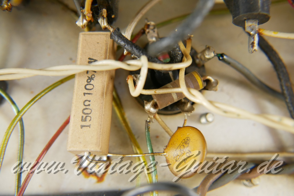 img/vintage/5638/Fender_Bandmaster_TFL5005X_silverface_drip_edge_1969-027.JPG