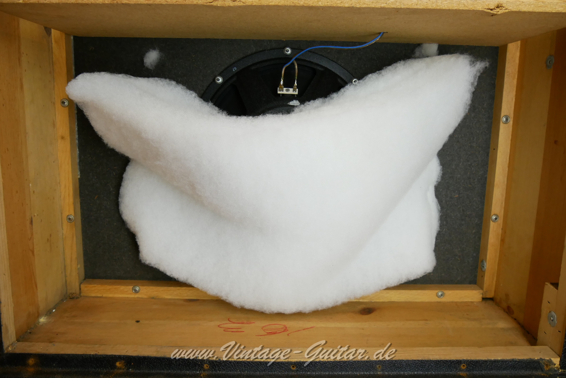 img/vintage/5639/Fender_Bandmaster_Rev_12_cabinet_alu_trim_1969-012.JPG
