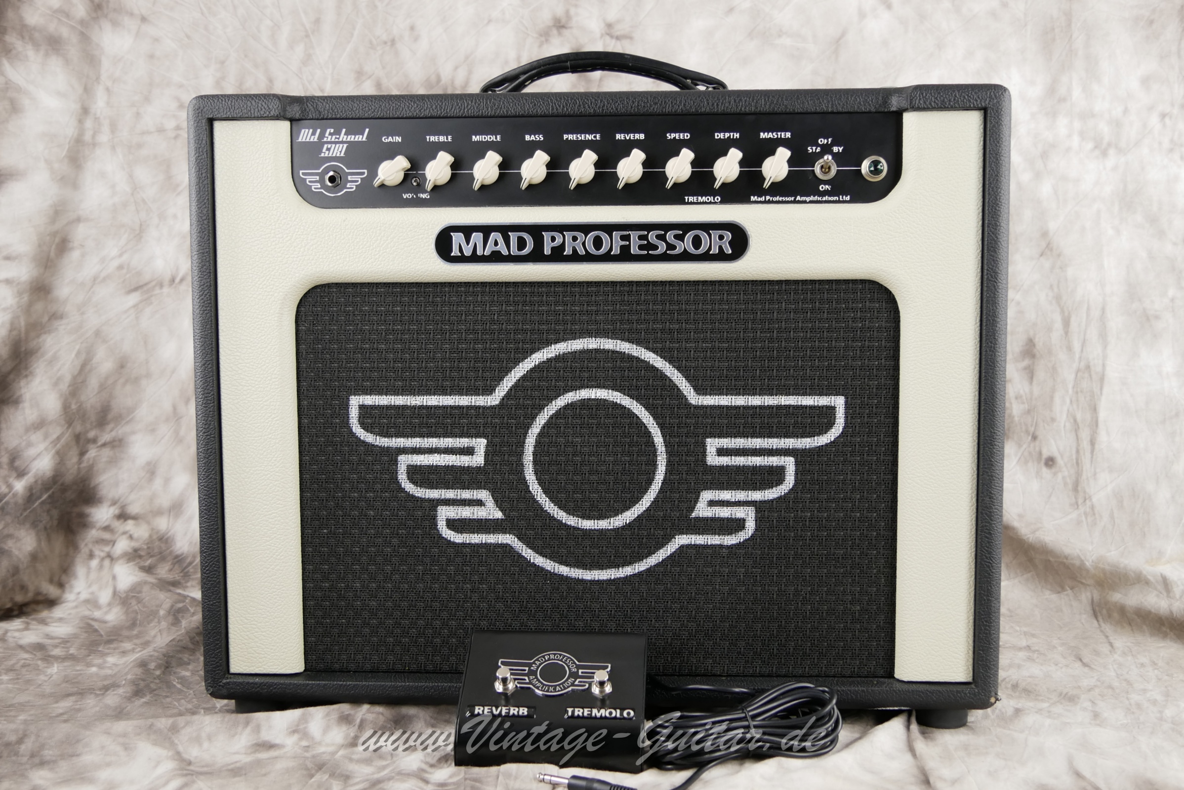 Mad_Professor_51rt_combo_tube_amp_finland_2016-007.jpg