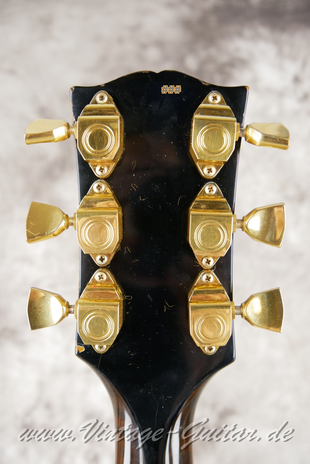 img/vintage/5642/Gibson_Byrdland_venetian_cutaway_walnut_1969-004.JPG