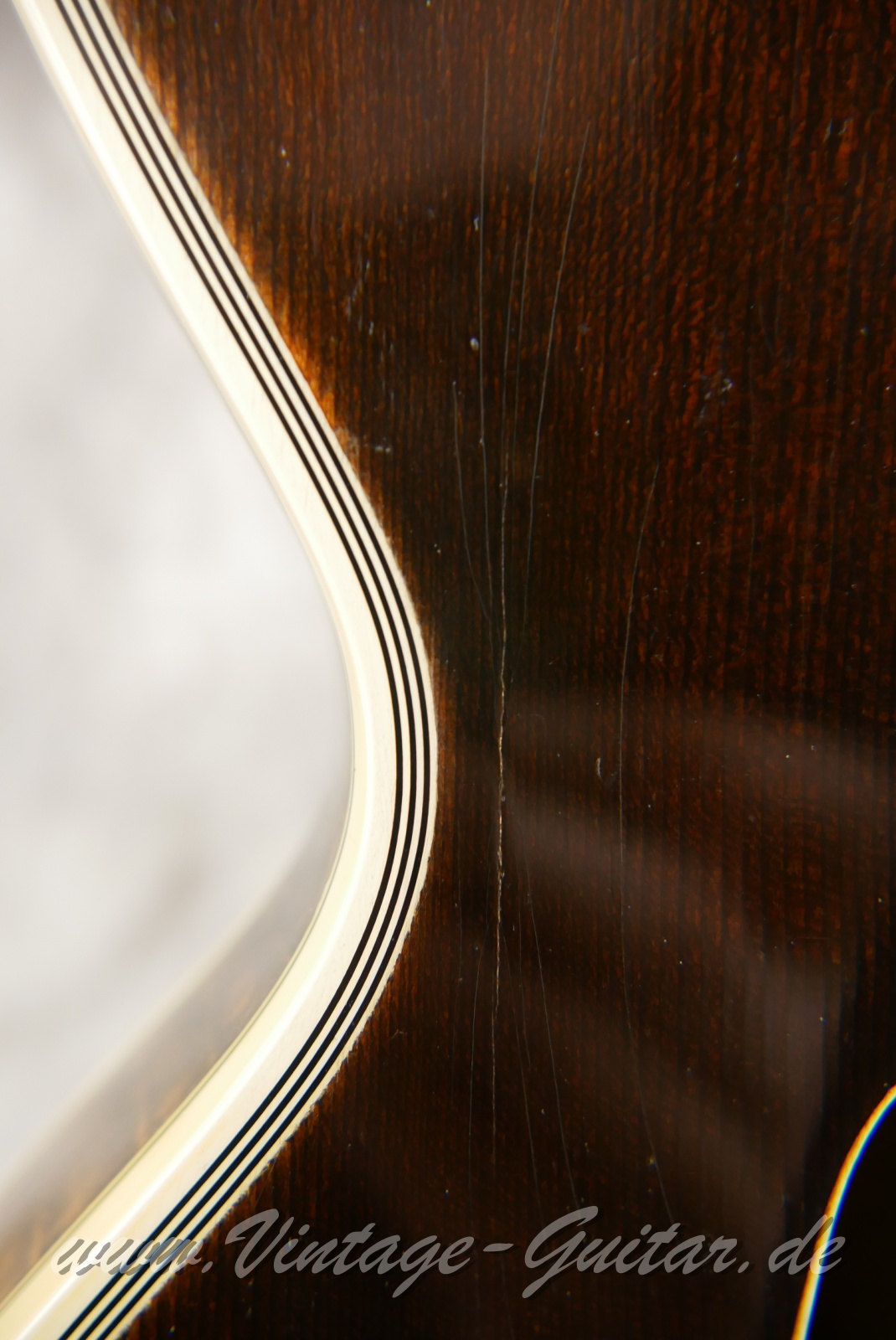 img/vintage/5642/Gibson_Byrdland_venetian_cutaway_walnut_1969-017.JPG