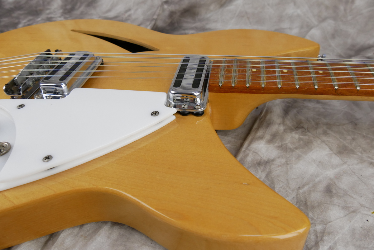 Rickenbacker_330_maple_glo_1966-019.JPG