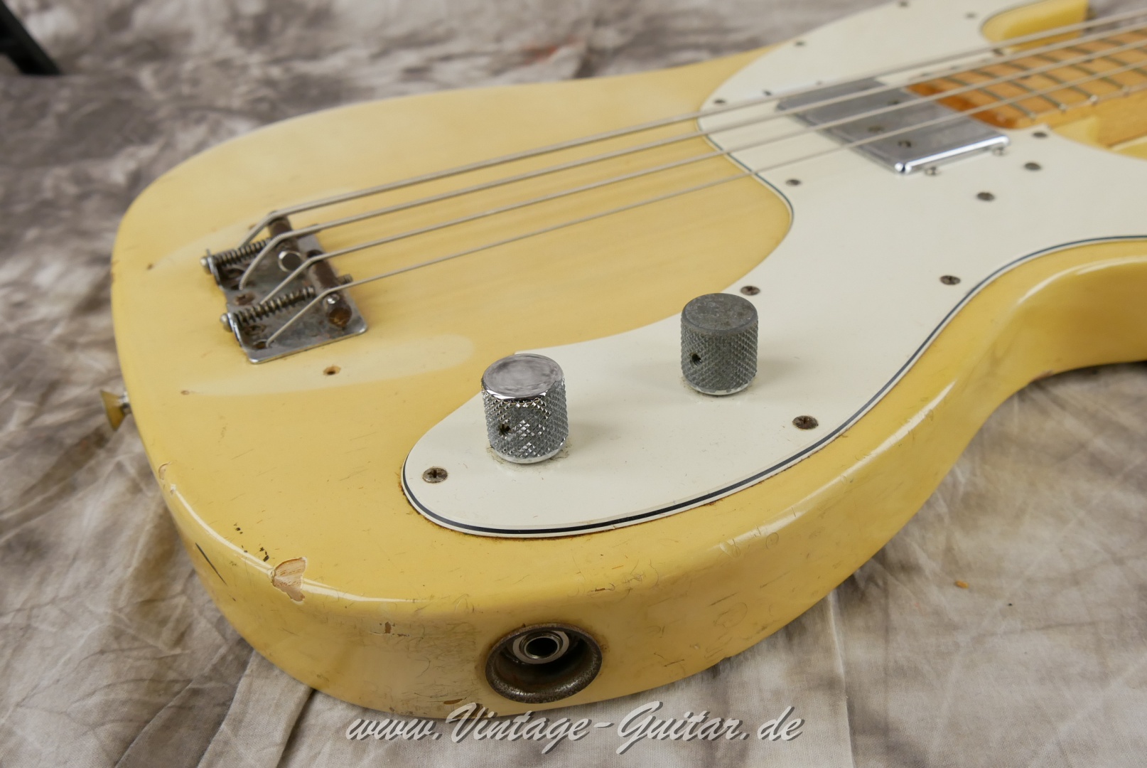 Fender-Telecaster-Bass-1972-017.JPG