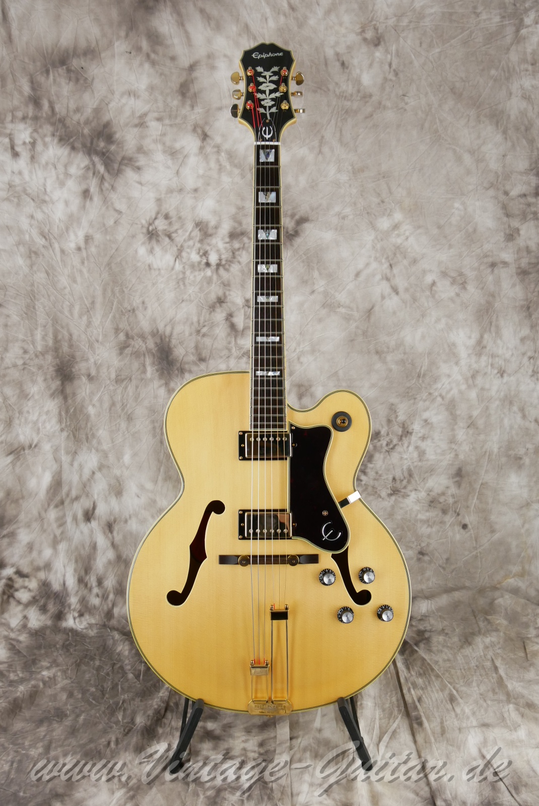 Epiphone-Broadway-reissue-2017-natural-001.jpg