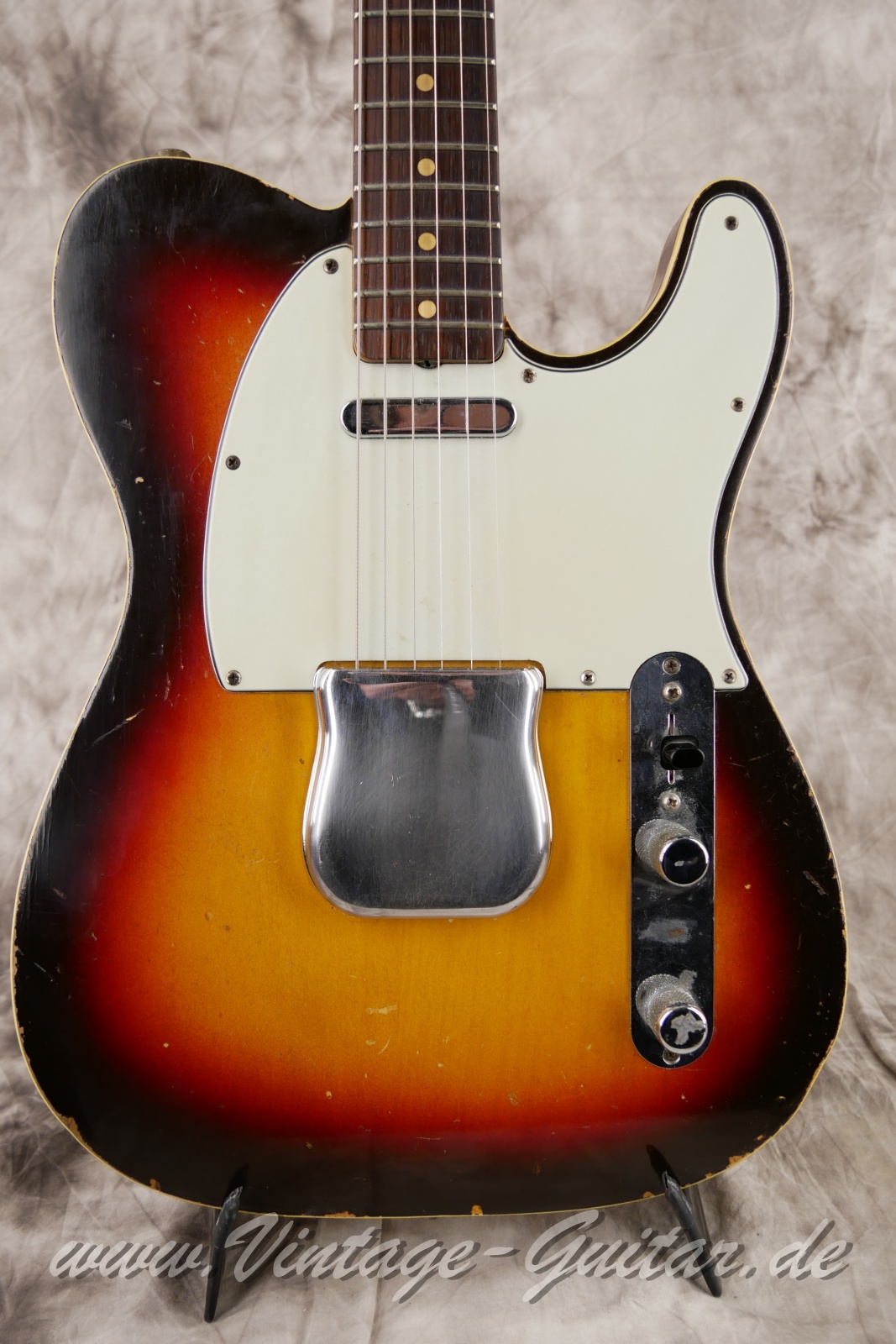 img/vintage/5661/Fender_Telecaster_Custom_1961_1962_sunburst_all_original-007.JPG
