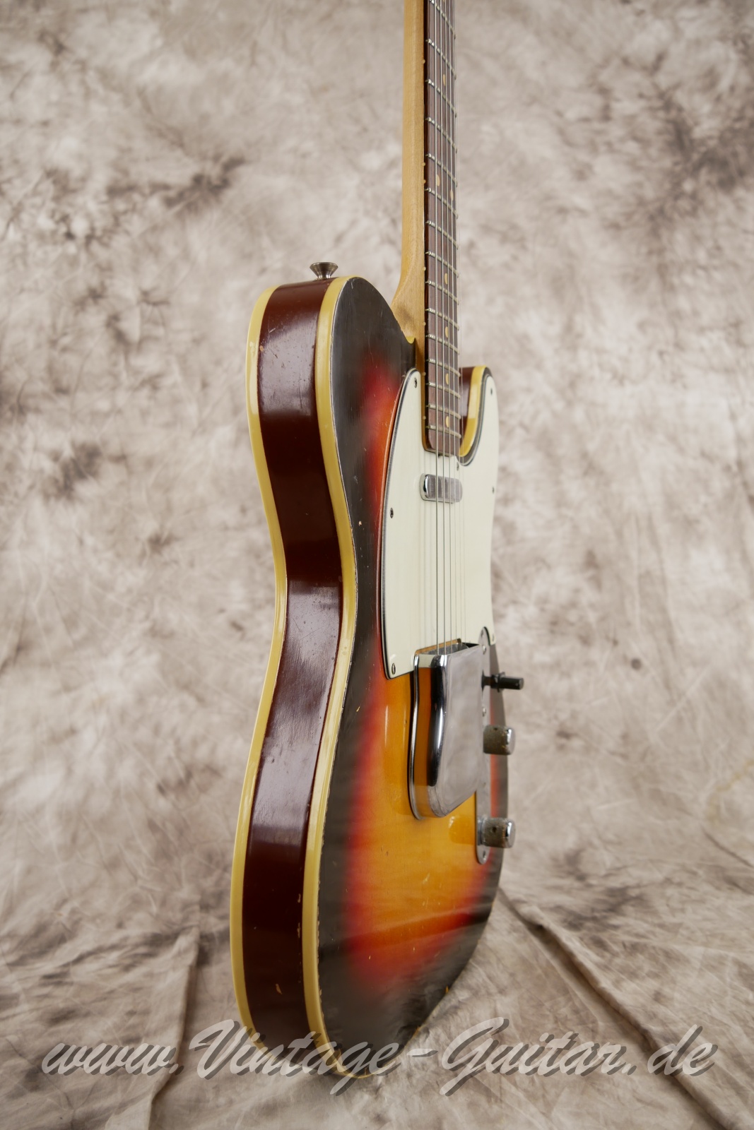 img/vintage/5661/Fender_Telecaster_Custom_1961_1962_sunburst_all_original-009.JPG