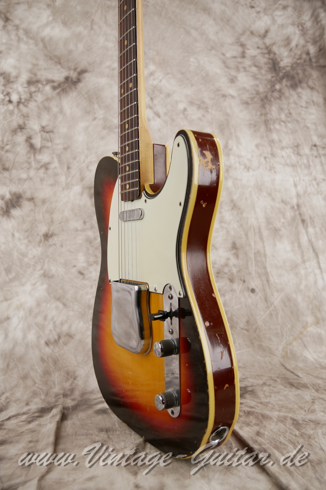 img/vintage/5661/Fender_Telecaster_Custom_1961_1962_sunburst_all_original-010.JPG