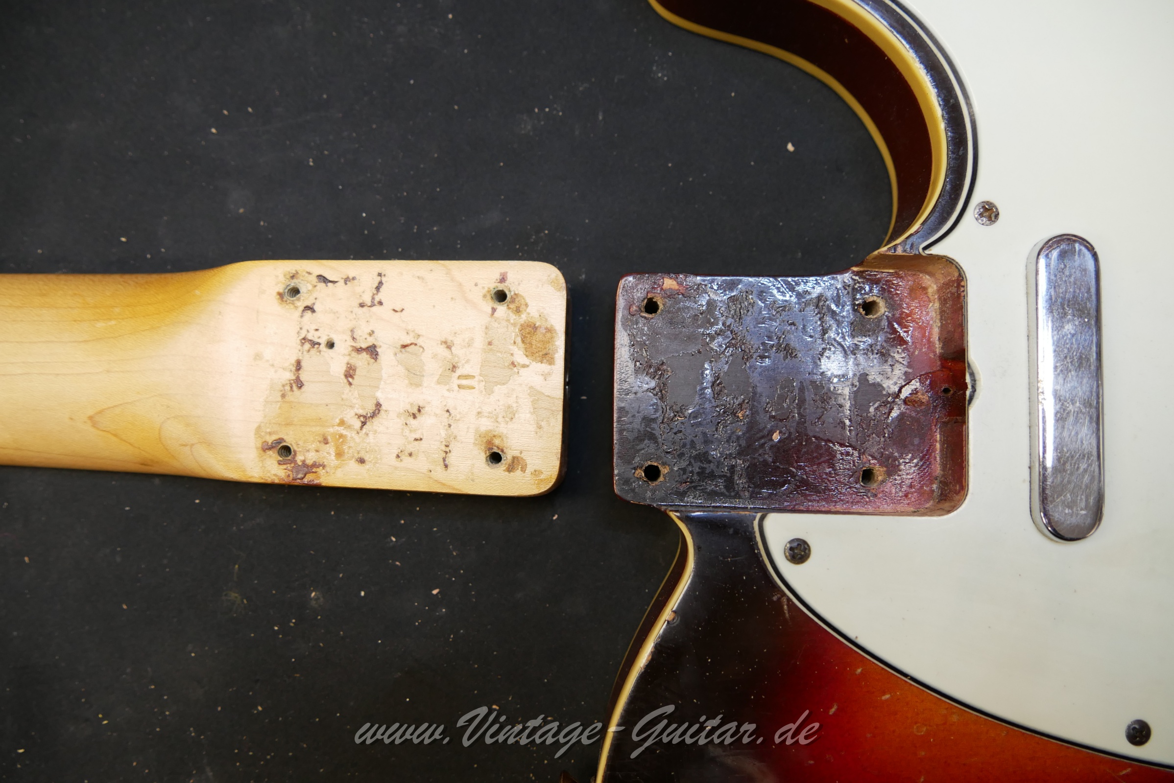 Fender_Telecaster_Custom_1961_1962_sunburst_all_original-014.JPG