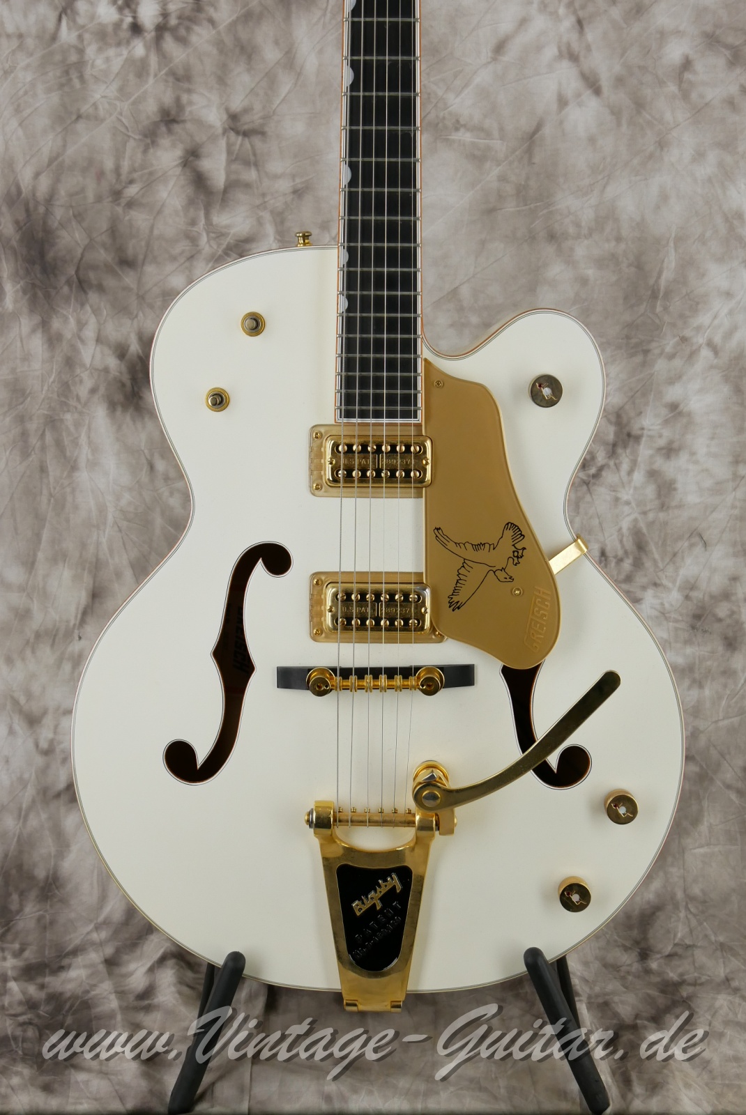 Gretsch_White_Falcon_6136T_white_Japan-007.JPG