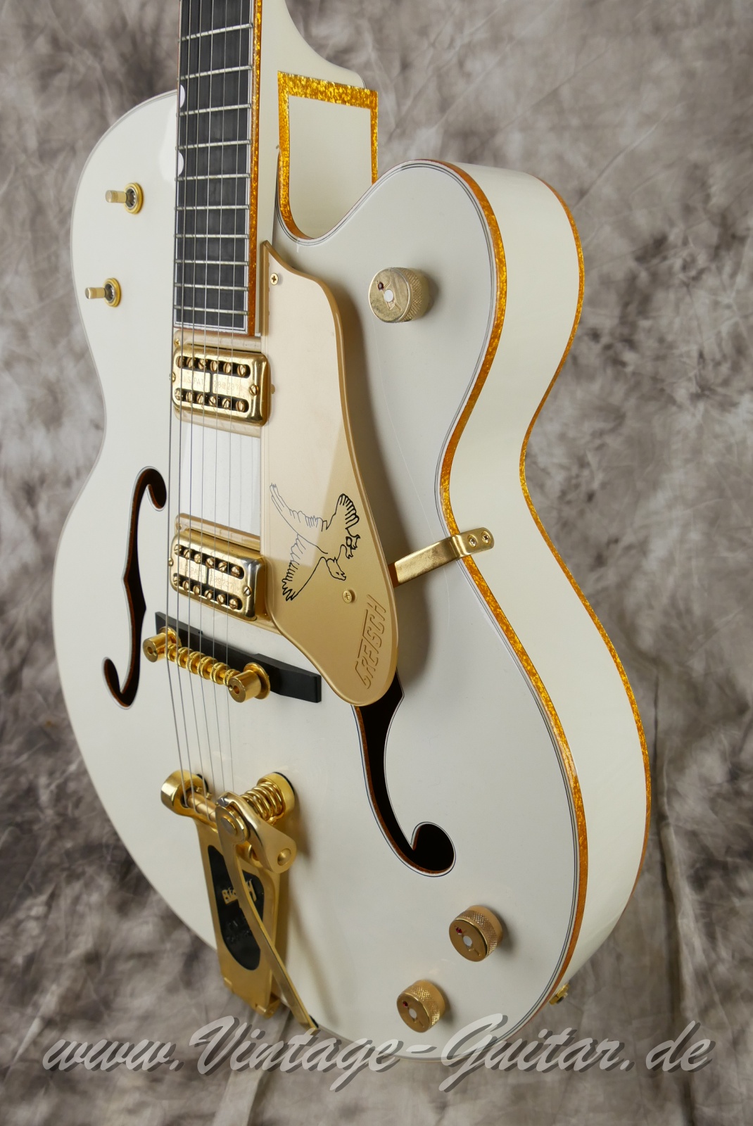 Gretsch_White_Falcon_6136T_white_Japan-010.JPG