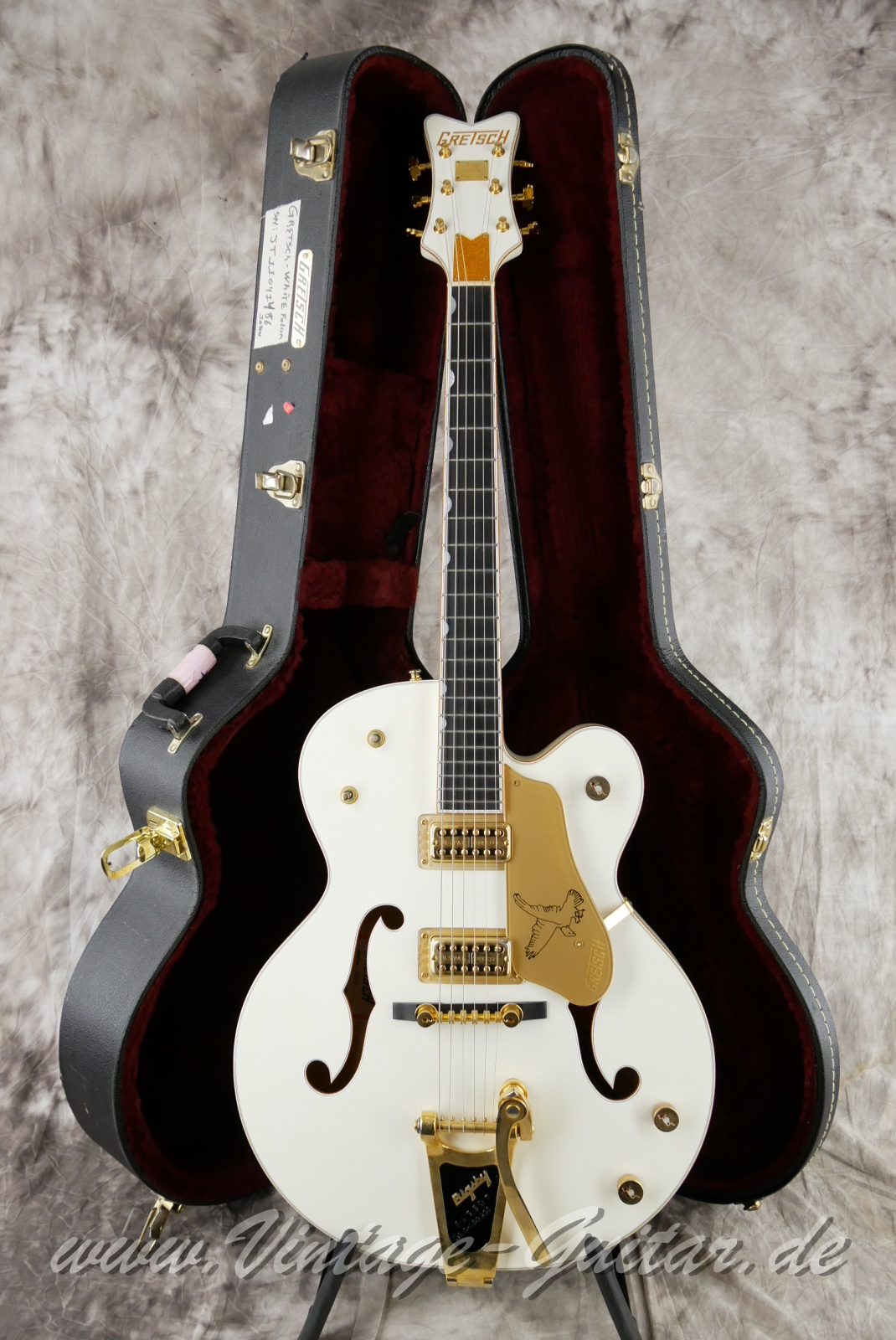 Gretsch_White_Falcon_6136T_white_Japan-013.JPG