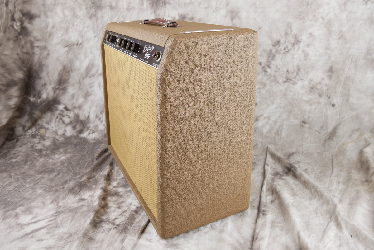 Fender_Deluxe_Amp_brownface_1962-005.JPG