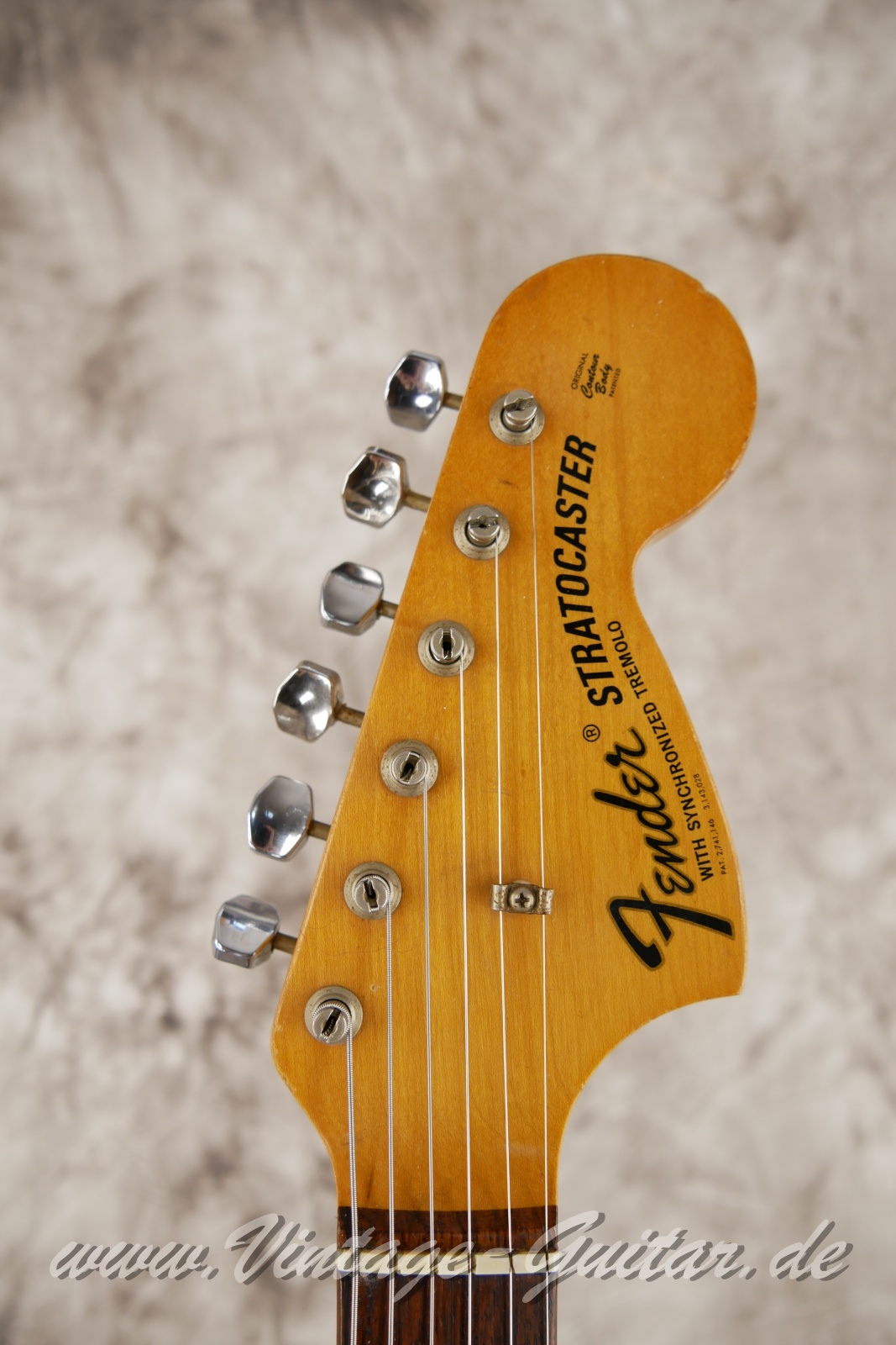 Fender_Stratocaster_sunburst_4hole_1971-003.JPG